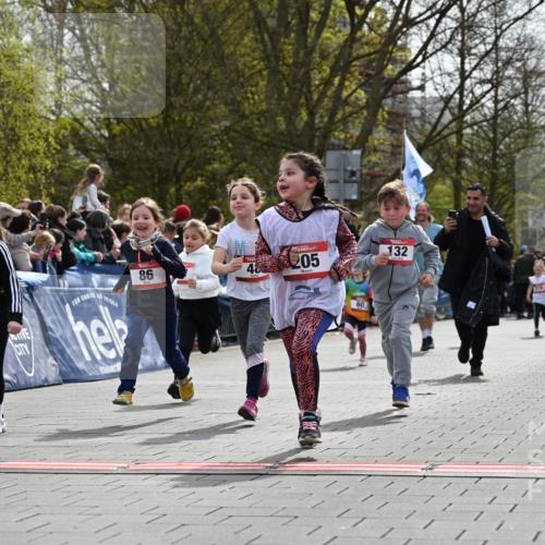 12.04.2026 - 45. Internationalen Wilhelmsburger Insellauf J. Mangold http://msf.ph/oto/9520972 12.04.2026 14:10:19 Ziel 189, 269, 1524, 961, 938, 198, 932, 639, 205, 153, 48, 86, 132, 417, 60 meine-sportfotos.de