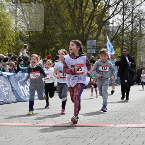 12.04.2026 - 45. Internationalen Wilhelmsburger Insellauf J. Mangold http://msf.ph/oto/9520973 12.04.2026 14:10:19 Ziel 189, 269, 1524, 961, 938, 198, 932, 639, 205, 153, 48, 86, 132, 417, 60 meine-sportfotos.de