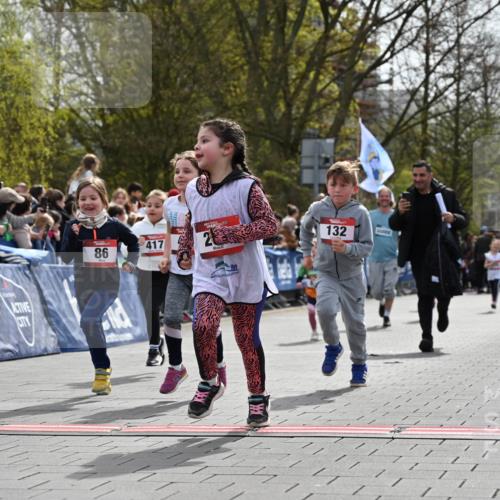12.04.2026 - 45. Internationalen Wilhelmsburger Insellauf J. Mangold http://msf.ph/oto/9520975 12.04.2026 14:10:19 Ziel 189, 269, 1524, 961, 938, 198, 932, 639, 205, 153, 48, 86, 132, 417, 60 meine-sportfotos.de
