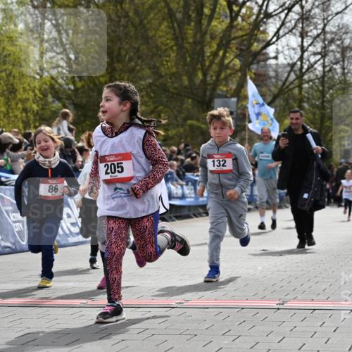 12.04.2026 - 45. Internationalen Wilhelmsburger Insellauf J. Mangold http://msf.ph/oto/9520977 12.04.2026 14:10:19 Ziel 189, 269, 1524, 961, 938, 198, 932, 639, 205, 153, 48, 86, 132, 417, 60 meine-sportfotos.de
