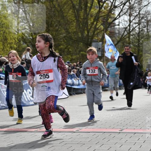 12.04.2026 - 45. Internationalen Wilhelmsburger Insellauf J. Mangold http://msf.ph/oto/9520978 12.04.2026 14:10:19 Ziel 189, 269, 1524, 961, 938, 198, 932, 639, 205, 153, 48, 86, 132, 417, 60 meine-sportfotos.de