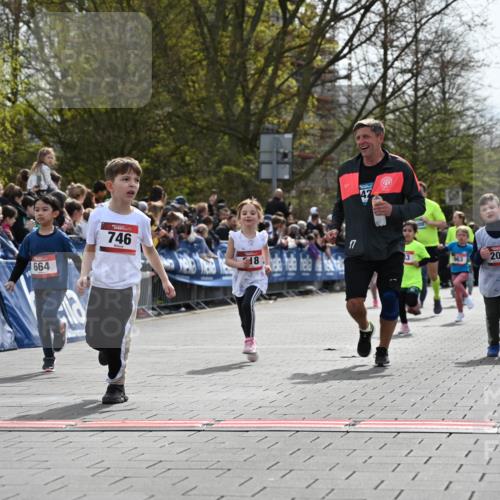 12.04.2026 - 45. Internationalen Wilhelmsburger Insellauf J. Mangold http://msf.ph/oto/9520987 12.04.2026 14:10:24 Ziel 86, 132, 417, 60, 746, 664, 218, 203, 633, 963 meine-sportfotos.de