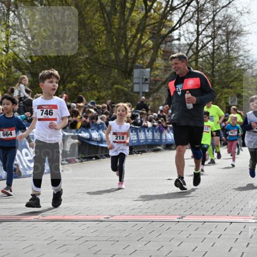 12.04.2026 - 45. Internationalen Wilhelmsburger Insellauf J. Mangold http://msf.ph/oto/9520989 12.04.2026 14:10:24 Ziel 86, 132, 417, 60, 746, 664, 218, 203, 633, 963 meine-sportfotos.de