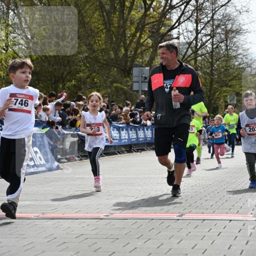 12.04.2026 - 45. Internationalen Wilhelmsburger Insellauf J. Mangold http://msf.ph/oto/9520994 12.04.2026 14:10:24 Ziel 86, 132, 417, 60, 746, 664, 218, 203, 633, 963 meine-sportfotos.de