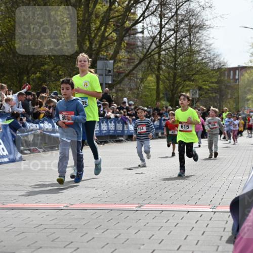 12.04.2026 - 45. Internationalen Wilhelmsburger Insellauf J. Mangold http://msf.ph/oto/9520998 12.04.2026 14:10:29 Ziel 218, 203, 633, 963, 1513, 909, 708, 615, 184, 187 meine-sportfotos.de