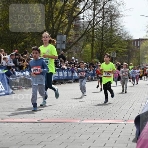 12.04.2026 - 45. Internationalen Wilhelmsburger Insellauf J. Mangold http://msf.ph/oto/9520999 12.04.2026 14:10:29 Ziel 218, 203, 633, 963, 1513, 909, 708, 615, 184, 187 meine-sportfotos.de