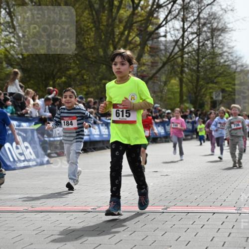 12.04.2026 - 45. Internationalen Wilhelmsburger Insellauf J. Mangold http://msf.ph/oto/9521026 12.04.2026 14:10:32 Ziel 963, 1513, 909, 708, 615, 184, 187, 42, 706, 246, 243 meine-sportfotos.de