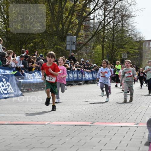 12.04.2026 - 45. Internationalen Wilhelmsburger Insellauf J. Mangold http://msf.ph/oto/9521030 12.04.2026 14:10:33 Ziel 1513, 909, 708, 615, 184, 187, 42, 706, 246, 243, 717, 724, 929 meine-sportfotos.de