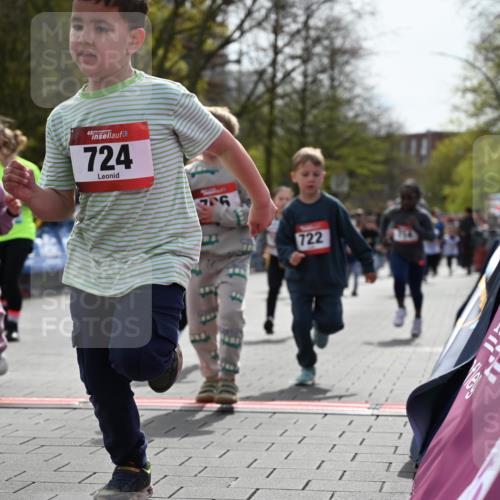12.04.2026 - 45. Internationalen Wilhelmsburger Insellauf J. Mangold http://msf.ph/oto/9521078 12.04.2026 14:10:38 Ziel 42, 706, 246, 243, 717, 724, 929, 722, 239, 704, 725, 1521, 714, 726, 229 meine-sportfotos.de