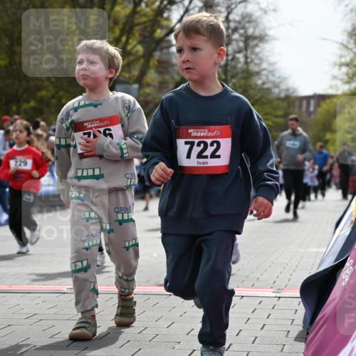 12.04.2026 - 45. Internationalen Wilhelmsburger Insellauf J. Mangold http://msf.ph/oto/9521092 12.04.2026 14:10:40 Ziel 717, 724, 929, 722, 239, 704, 725, 1521, 714, 726, 229, 553, 204, 705, 645 meine-sportfotos.de