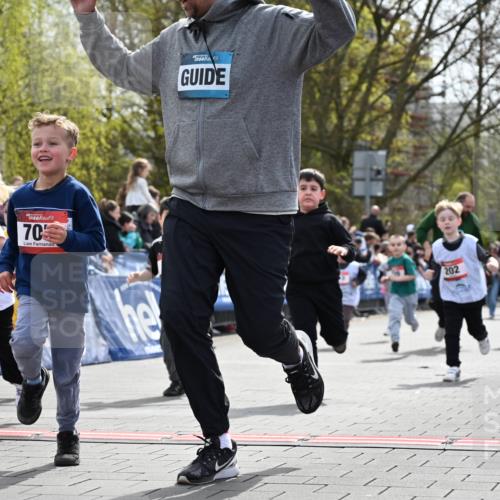 12.04.2026 - 45. Internationalen Wilhelmsburger Insellauf J. Mangold http://msf.ph/oto/9521106 12.04.2026 14:10:45 Ziel 229, 553, 204, 705, 645, 910, 613, 789, 202, 709, 195, 912, 188, 430, 210 meine-sportfotos.de
