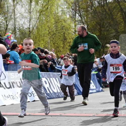 12.04.2026 - 45. Internationalen Wilhelmsburger Insellauf J. Mangold http://msf.ph/oto/9521109 12.04.2026 14:10:48 Ziel 705, 645, 910, 613, 789, 202, 709, 195, 912, 188, 430, 210, 701, 699, 703 meine-sportfotos.de