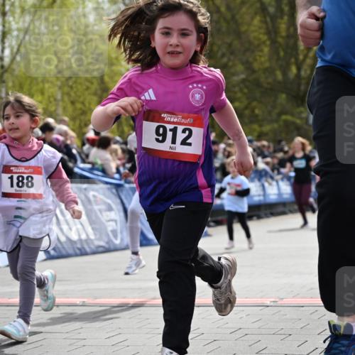 12.04.2026 - 45. Internationalen Wilhelmsburger Insellauf J. Mangold http://msf.ph/oto/9521124 12.04.2026 14:10:49 Ziel 910, 613, 789, 202, 709, 195, 912, 188, 430, 210, 701, 699, 703 meine-sportfotos.de