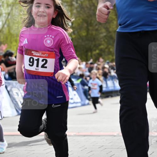 12.04.2026 - 45. Internationalen Wilhelmsburger Insellauf J. Mangold http://msf.ph/oto/9521126 12.04.2026 14:10:49 Ziel 910, 613, 789, 202, 709, 195, 912, 188, 430, 210, 701, 699, 703 meine-sportfotos.de