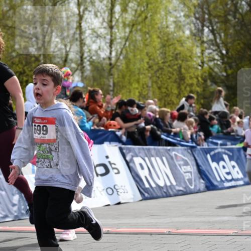 12.04.2026 - 45. Internationalen Wilhelmsburger Insellauf J. Mangold http://msf.ph/oto/9521136 12.04.2026 14:10:53 Ziel 430, 210, 701, 699, 703, 54, 147, 112, 643, 1514 meine-sportfotos.de