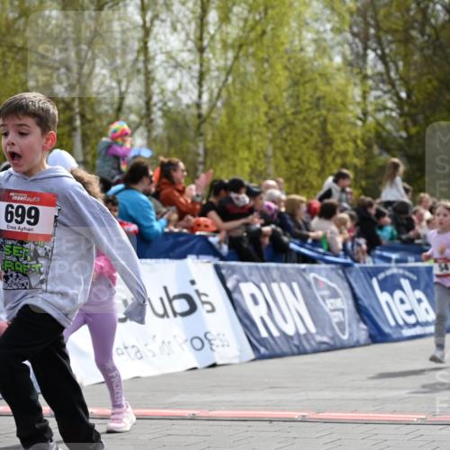 12.04.2026 - 45. Internationalen Wilhelmsburger Insellauf J. Mangold http://msf.ph/oto/9521137 12.04.2026 14:10:53 Ziel 430, 210, 701, 699, 703, 54, 147, 112, 643, 1514 meine-sportfotos.de