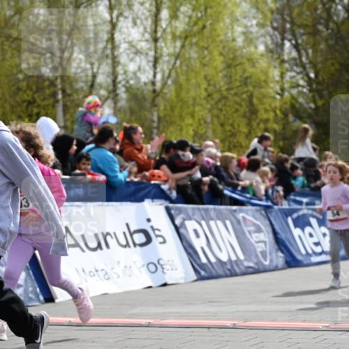 12.04.2026 - 45. Internationalen Wilhelmsburger Insellauf J. Mangold http://msf.ph/oto/9521138 12.04.2026 14:10:53 Ziel 430, 210, 701, 699, 703, 54, 147, 112, 643, 1514 meine-sportfotos.de