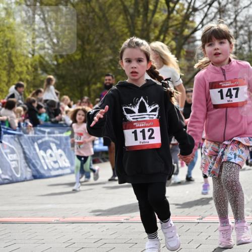 12.04.2026 - 45. Internationalen Wilhelmsburger Insellauf J. Mangold http://msf.ph/oto/9521155 12.04.2026 14:10:55 Ziel 701, 699, 703, 54, 147, 112, 643, 1514, 1526 meine-sportfotos.de