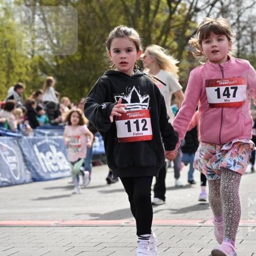 12.04.2026 - 45. Internationalen Wilhelmsburger Insellauf J. Mangold http://msf.ph/oto/9521156 12.04.2026 14:10:55 Ziel 701, 699, 703, 54, 147, 112, 643, 1514, 1526 meine-sportfotos.de
