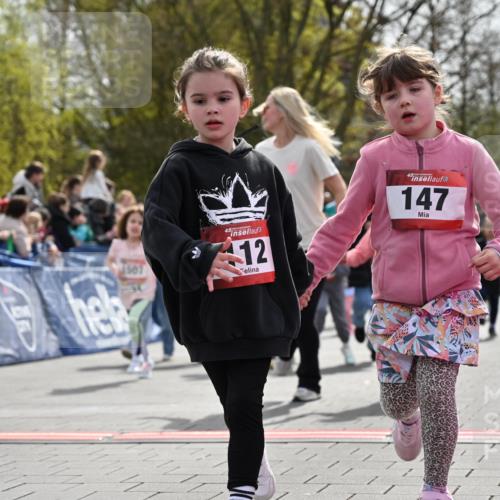 12.04.2026 - 45. Internationalen Wilhelmsburger Insellauf J. Mangold http://msf.ph/oto/9521157 12.04.2026 14:10:56 Ziel 699, 703, 54, 147, 112, 643, 1514, 1526, 700, 707 meine-sportfotos.de