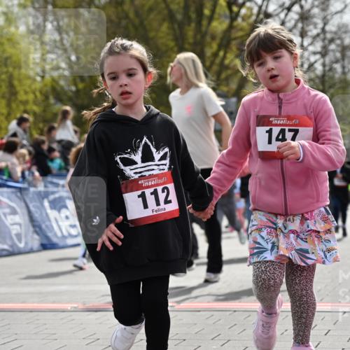 12.04.2026 - 45. Internationalen Wilhelmsburger Insellauf J. Mangold http://msf.ph/oto/9521158 12.04.2026 14:10:56 Ziel 699, 703, 54, 147, 112, 643, 1514, 1526, 700, 707 meine-sportfotos.de