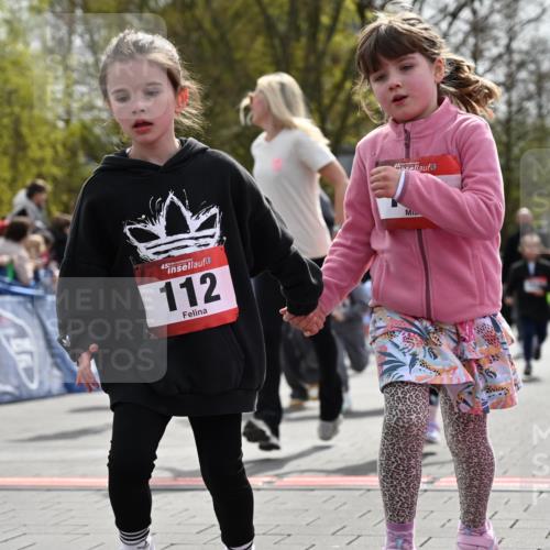 12.04.2026 - 45. Internationalen Wilhelmsburger Insellauf J. Mangold http://msf.ph/oto/9521159 12.04.2026 14:10:56 Ziel 699, 703, 54, 147, 112, 643, 1514, 1526, 700, 707 meine-sportfotos.de