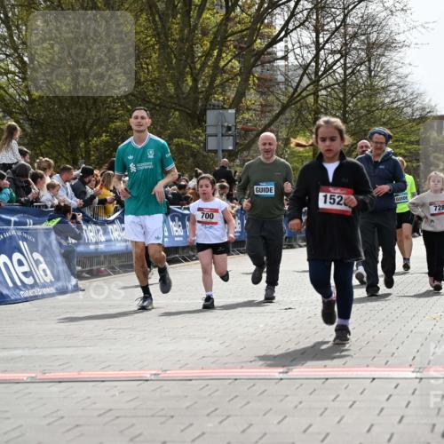 12.04.2026 - 45. Internationalen Wilhelmsburger Insellauf J. Mangold http://msf.ph/oto/9521174 12.04.2026 14:10:58 Ziel 54, 147, 112, 643, 1514, 1526, 700, 707, 727, 57, 728 meine-sportfotos.de