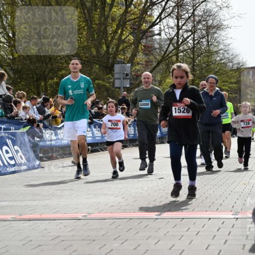 12.04.2026 - 45. Internationalen Wilhelmsburger Insellauf J. Mangold http://msf.ph/oto/9521175 12.04.2026 14:10:58 Ziel 54, 147, 112, 643, 1514, 1526, 700, 707, 727, 57, 728 meine-sportfotos.de