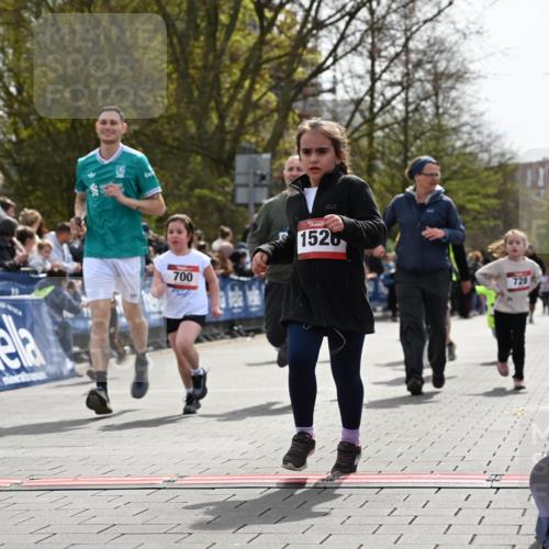 12.04.2026 - 45. Internationalen Wilhelmsburger Insellauf J. Mangold http://msf.ph/oto/9521177 12.04.2026 14:10:59 Ziel 643, 1514, 1526, 700, 707, 727, 57, 728 meine-sportfotos.de
