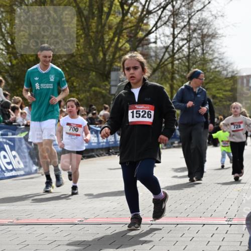 12.04.2026 - 45. Internationalen Wilhelmsburger Insellauf J. Mangold http://msf.ph/oto/9521180 12.04.2026 14:10:59 Ziel 643, 1514, 1526, 700, 707, 727, 57, 728 meine-sportfotos.de