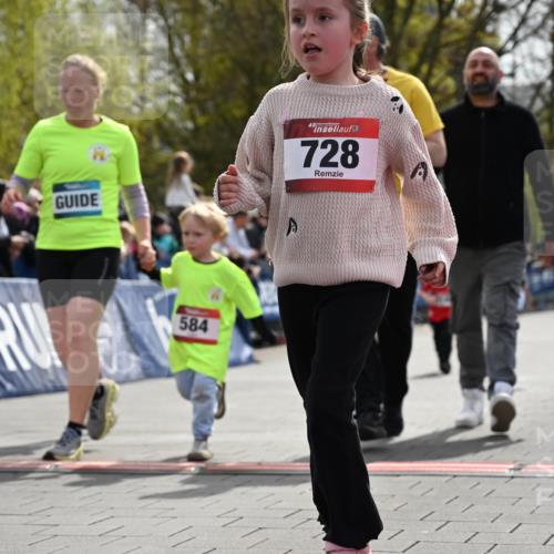 12.04.2026 - 45. Internationalen Wilhelmsburger Insellauf J. Mangold http://msf.ph/oto/9521208 12.04.2026 14:11:04 Ziel 700, 707, 727, 57, 728, 584, 568, 914 meine-sportfotos.de
