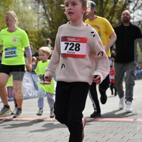 12.04.2026 - 45. Internationalen Wilhelmsburger Insellauf J. Mangold http://msf.ph/oto/9521210 12.04.2026 14:11:04 Ziel 700, 707, 727, 57, 728, 584, 568, 914 meine-sportfotos.de