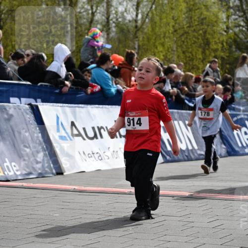 12.04.2026 - 45. Internationalen Wilhelmsburger Insellauf J. Mangold http://msf.ph/oto/9521212 12.04.2026 14:11:09 Ziel 914, 178, 630, 43 meine-sportfotos.de