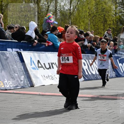 12.04.2026 - 45. Internationalen Wilhelmsburger Insellauf J. Mangold http://msf.ph/oto/9521213 12.04.2026 14:11:09 Ziel 914, 178, 630, 43 meine-sportfotos.de
