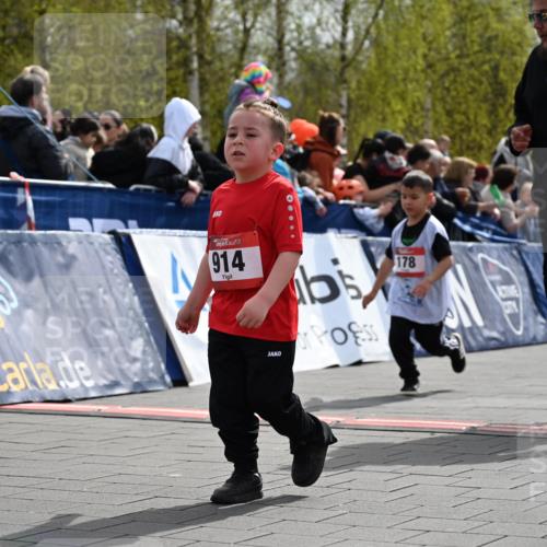 12.04.2026 - 45. Internationalen Wilhelmsburger Insellauf J. Mangold http://msf.ph/oto/9521217 12.04.2026 14:11:09 Ziel 914, 178, 630, 43 meine-sportfotos.de