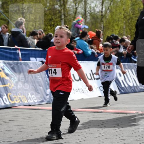 12.04.2026 - 45. Internationalen Wilhelmsburger Insellauf J. Mangold http://msf.ph/oto/9521220 12.04.2026 14:11:09 Ziel 914, 178, 630, 43 meine-sportfotos.de