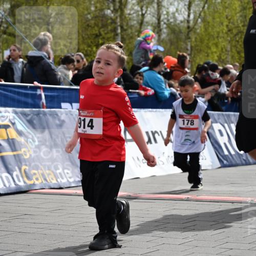 12.04.2026 - 45. Internationalen Wilhelmsburger Insellauf J. Mangold http://msf.ph/oto/9521221 12.04.2026 14:11:09 Ziel 914, 178, 630, 43 meine-sportfotos.de