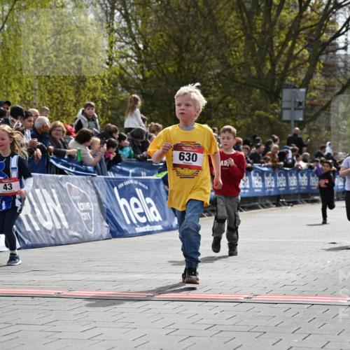 12.04.2026 - 45. Internationalen Wilhelmsburger Insellauf J. Mangold http://msf.ph/oto/9521228 12.04.2026 14:11:12 Ziel 178, 630, 43, 954, 922 meine-sportfotos.de
