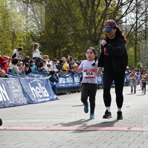 12.04.2026 - 45. Internationalen Wilhelmsburger Insellauf J. Mangold http://msf.ph/oto/9521239 12.04.2026 14:11:13 Ziel 178, 630, 43, 954, 922 meine-sportfotos.de