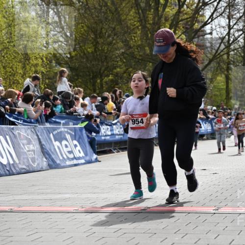 12.04.2026 - 45. Internationalen Wilhelmsburger Insellauf J. Mangold http://msf.ph/oto/9521242 12.04.2026 14:11:14 Ziel 630, 43, 954, 922, 718 meine-sportfotos.de
