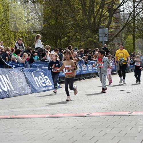 12.04.2026 - 45. Internationalen Wilhelmsburger Insellauf J. Mangold http://msf.ph/oto/9521253 12.04.2026 14:11:17 Ziel 954, 922, 718, 962, 702, 655 meine-sportfotos.de