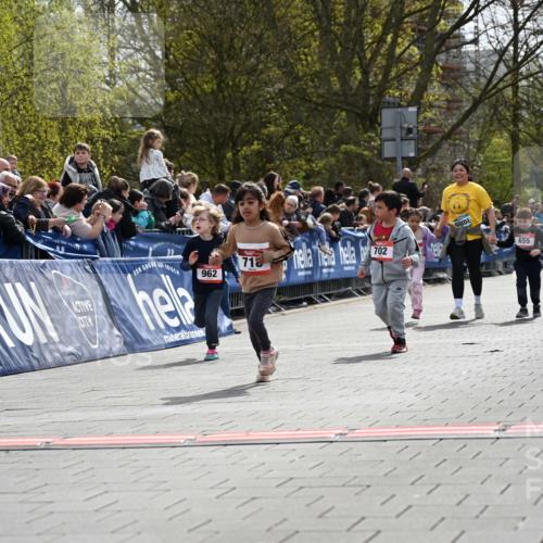 12.04.2026 - 45. Internationalen Wilhelmsburger Insellauf J. Mangold http://msf.ph/oto/9521254 12.04.2026 14:11:18 Ziel 954, 922, 718, 962, 702, 655, 783 meine-sportfotos.de
