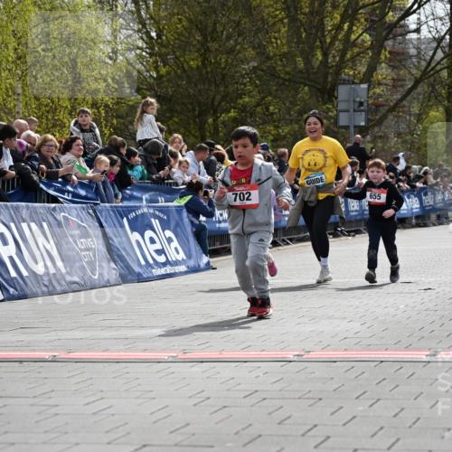 12.04.2026 - 45. Internationalen Wilhelmsburger Insellauf J. Mangold http://msf.ph/oto/9521261 12.04.2026 14:11:19 Ziel 922, 718, 962, 702, 655, 783 meine-sportfotos.de