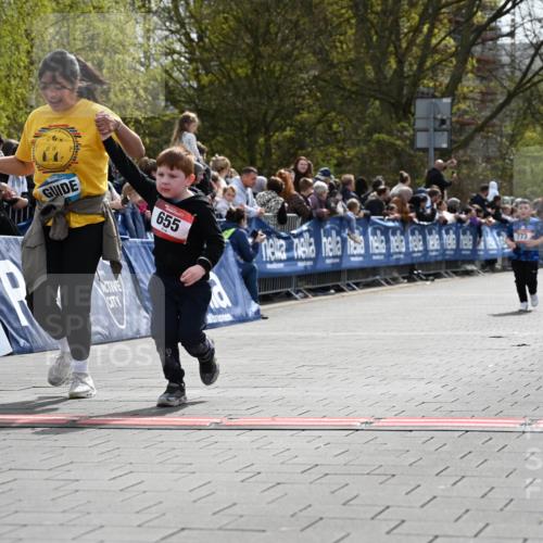 12.04.2026 - 45. Internationalen Wilhelmsburger Insellauf J. Mangold http://msf.ph/oto/9521267 12.04.2026 14:11:22 Ziel 718, 962, 702, 655, 783 meine-sportfotos.de