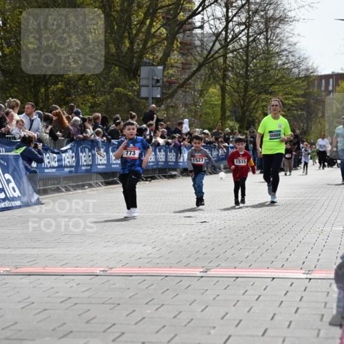 12.04.2026 - 45. Internationalen Wilhelmsburger Insellauf J. Mangold http://msf.ph/oto/9521268 12.04.2026 14:11:24 Ziel 702, 655, 783, 773, 1527, 1515 meine-sportfotos.de