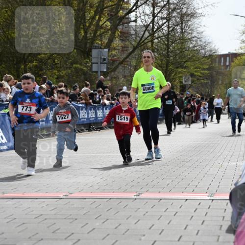 12.04.2026 - 45. Internationalen Wilhelmsburger Insellauf J. Mangold http://msf.ph/oto/9521282 12.04.2026 14:11:26 Ziel 783, 773, 1527, 1515 meine-sportfotos.de