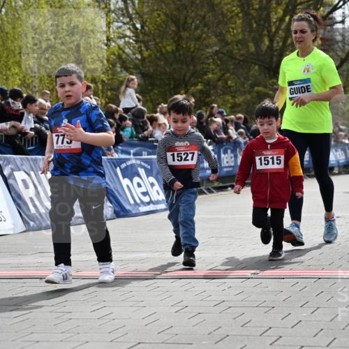 12.04.2026 - 45. Internationalen Wilhelmsburger Insellauf J. Mangold http://msf.ph/oto/9521289 12.04.2026 14:11:27 Ziel 773, 1527, 1515 meine-sportfotos.de
