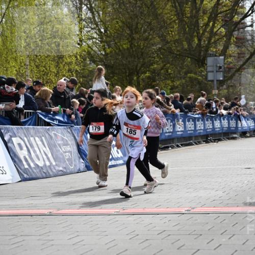 12.04.2026 - 45. Internationalen Wilhelmsburger Insellauf J. Mangold http://msf.ph/oto/9521300 12.04.2026 14:11:35 Ziel 185, 193, 179 meine-sportfotos.de