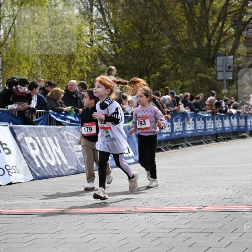 12.04.2026 - 45. Internationalen Wilhelmsburger Insellauf J. Mangold http://msf.ph/oto/9521304 12.04.2026 14:11:36 Ziel 185, 193, 179 meine-sportfotos.de
