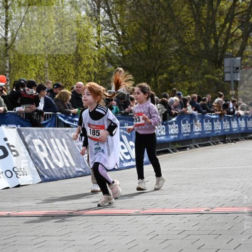 12.04.2026 - 45. Internationalen Wilhelmsburger Insellauf J. Mangold http://msf.ph/oto/9521306 12.04.2026 14:11:36 Ziel 185, 193, 179 meine-sportfotos.de